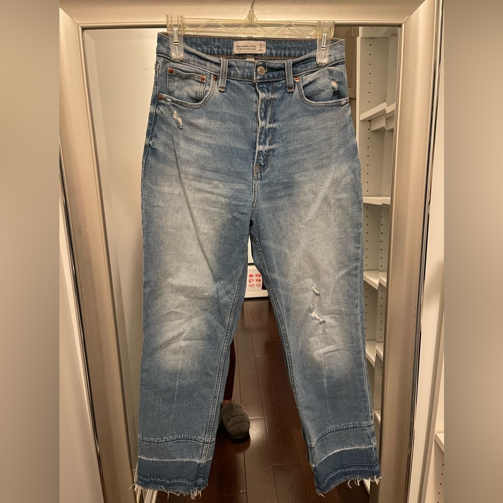 Abercrombie Curve Love Ankle Straight Leg Jean